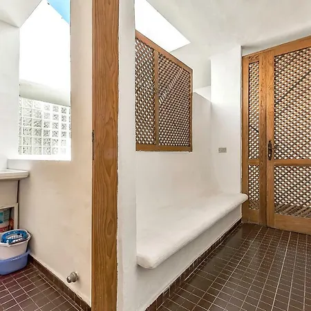 Spectacular Views First Line 2 Bedrooms شقة *
